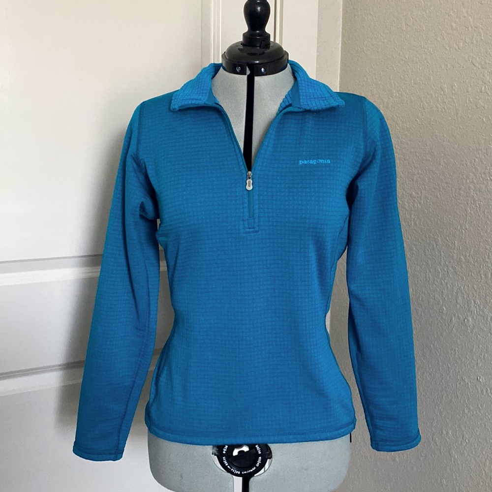 Patagonia Women’s M Blue quarter zip waffle fleece
